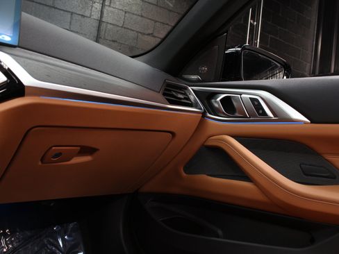 Used 2024 BMW M440i Convertible w/ Premium Package RWD image 86