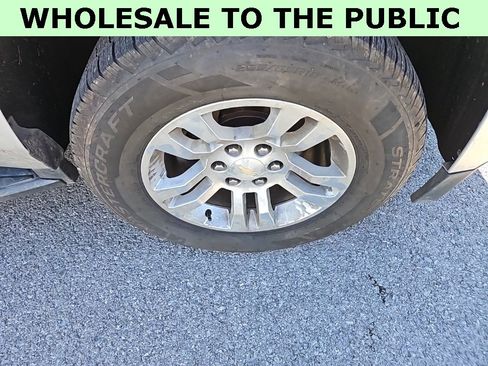 Used 2020 Chevrolet Suburban LT image 11