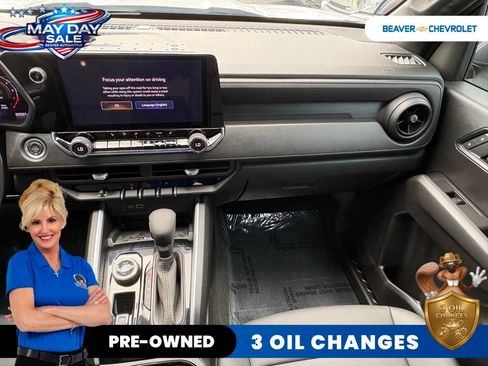 Used 2025 Chevrolet Colorado Trail Boss AWD/4WD image 17