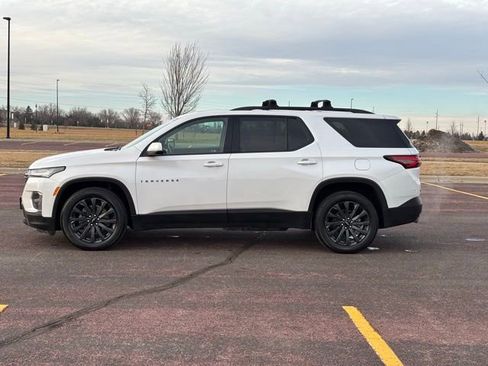 Used 2022 Chevrolet Traverse RS image 32