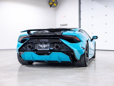 Used 2024 Lamborghini Huracan Tecnica RWD image 4