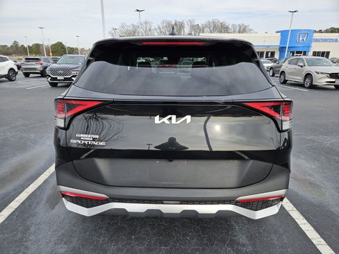 Used 2024 Kia Sportage LX image 6