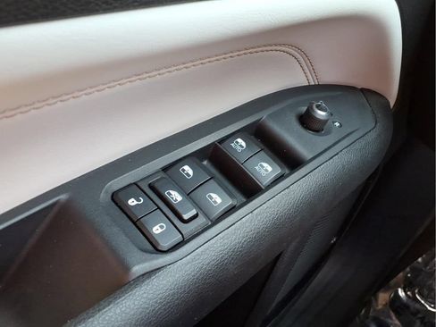 Used 2025 Jeep Compass Limited AWD/4WD image 19