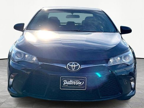 Used 2016 Toyota Camry image 3