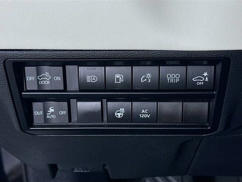 Used 2023 Toyota Tundra Capstone AWD/4WD image 10