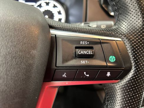Used 2024 Mitsubishi Outlander SE AWD/4WD image 54