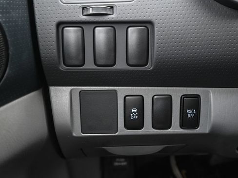 Used 2014 Toyota Tacoma 4x4 Regular Cab image 33