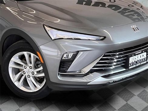 Used 2025 Buick Envista Preferred image 27