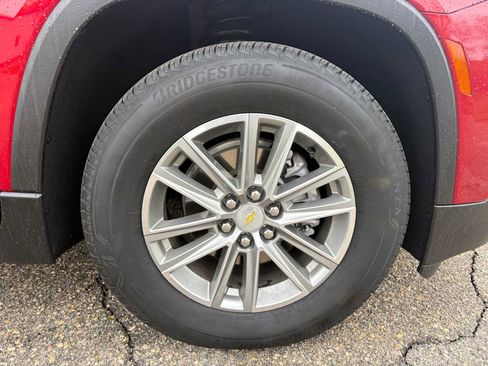Used 2023 Chevrolet Traverse LT AWD/4WD image 26
