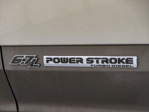 Used 2017 Ford F250 Lariat w/ Chrome Package image 53