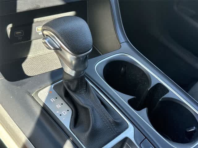 Used 2022 Kia Carnival LX FWD image 17