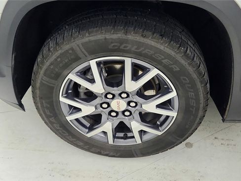 Used 2023 GMC Acadia SLT AWD/4WD image 35