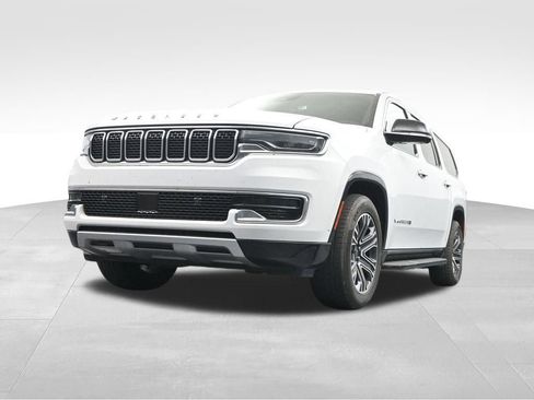 Used 2024 Jeep Wagoneer L Series II image 9