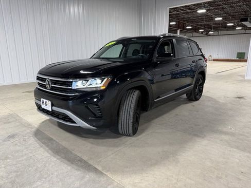 Used 2022 Volkswagen Atlas SEL image 3