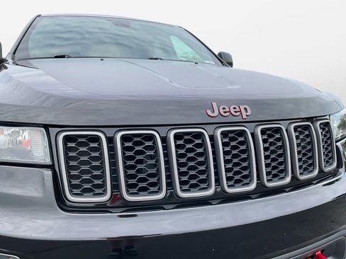 Used 2017 Jeep Grand Cherokee Trailhawk AWD/4WD image 22