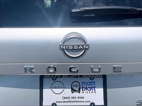 Used 2023 Nissan Rogue SV AWD/4WD image 30