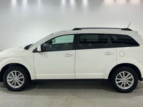 Used 2017 Dodge Journey SXT FWD image 2