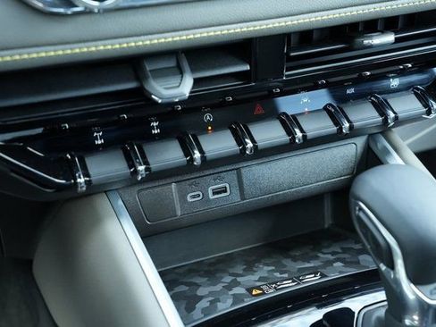 Used 2023 Chevrolet Colorado ZR2 w/ Desert Boss Special Edition image 31