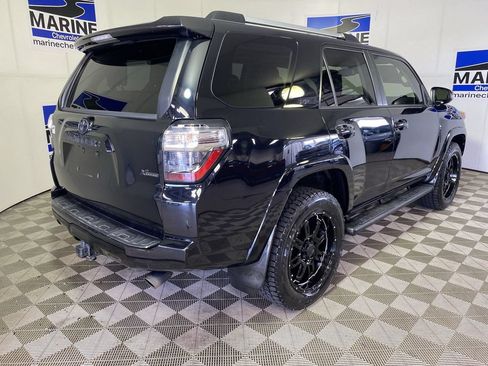 Used 2020 Toyota 4Runner SR5 Premium w/ Moonroof Package AWD/4WD image 13