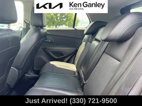 Used 2016 Chevrolet Trax LT w/ LT Sun and Sound Package AWD/4WD image 10