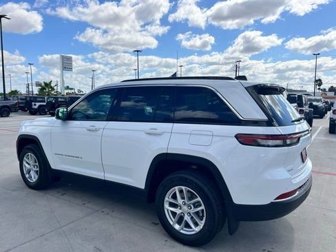 New 2025 Jeep Grand Cherokee Laredo X w/ Luxury Tech Group I image 5