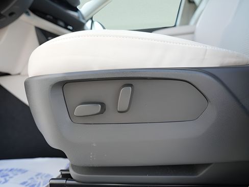 Used 2023 Buick Envision Preferred AWD/4WD image 23