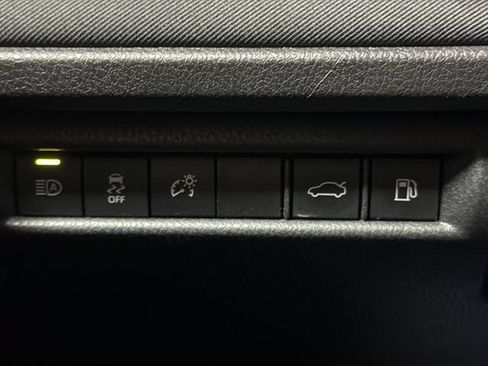 Used 2025 Toyota Camry LE FWD image 18