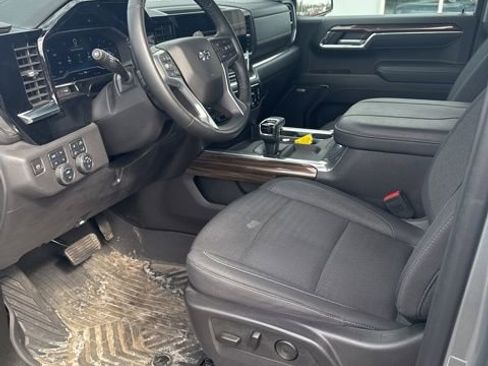 Used 2024 Chevrolet Silverado 1500 LT Trail Boss w/ Convenience Package II image 13