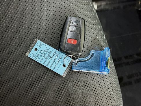 Used 2022 Toyota 4Runner Limited image 35