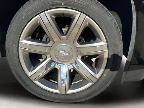 Used 2020 Cadillac Escalade Luxury image 41