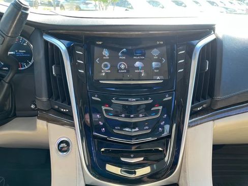 Used 2020 Cadillac Escalade ESV Luxury w/ LPO, Radiant Package AWD/4WD image 8