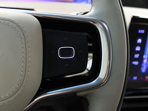 Used 2024 Lincoln Nautilus Premier image 21