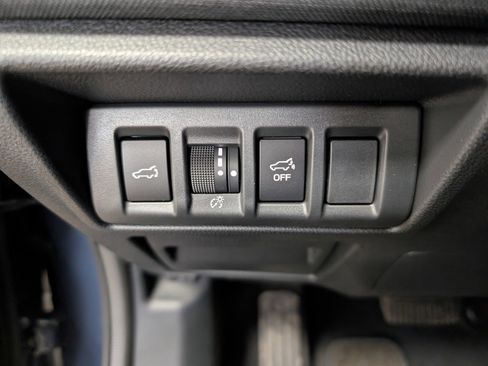 Used 2025 Subaru Outback Premium image 25