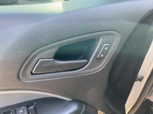 Used 2020 GMC Canyon 2WD Crew Cab w/ Convenience Package image 17