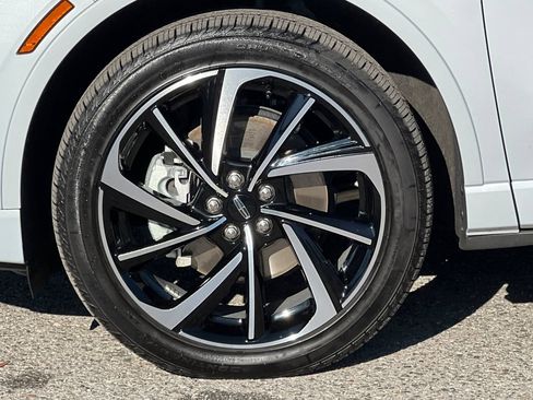 Certified 2025 Lincoln Corsair Grand Touring w/ Equipment Group 301A AWD/4WD image 24