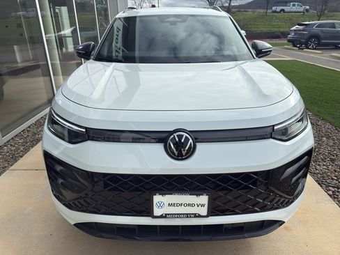 New 2026 Volkswagen Tiguan SE R-Line image 2