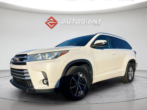 Used 2018 Toyota Highlander XLE image 14