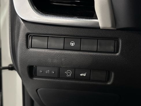 Used 2023 Nissan Rogue SL image 29