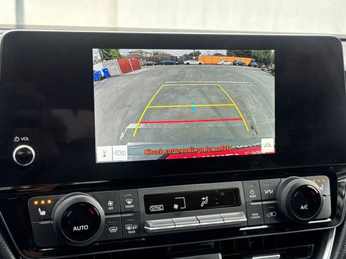 Certified 2025 Toyota Grand Highlander XLE image 26