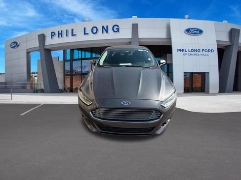 Used 2016 Ford Fusion SE w/ Equipment Group 201A FWD image 9