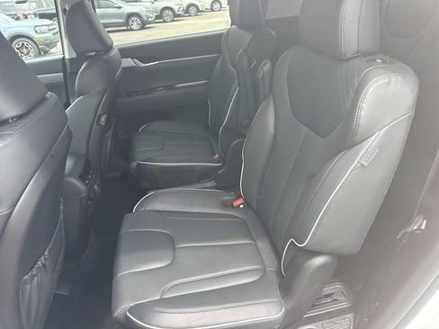 Used 2025 Hyundai Palisade SEL FWD image 16