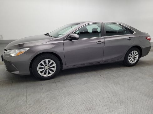 Used 2015 Toyota Camry LE FWD image 2