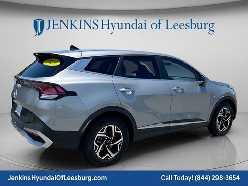 Used 2023 Kia Sportage LX FWD image 5
