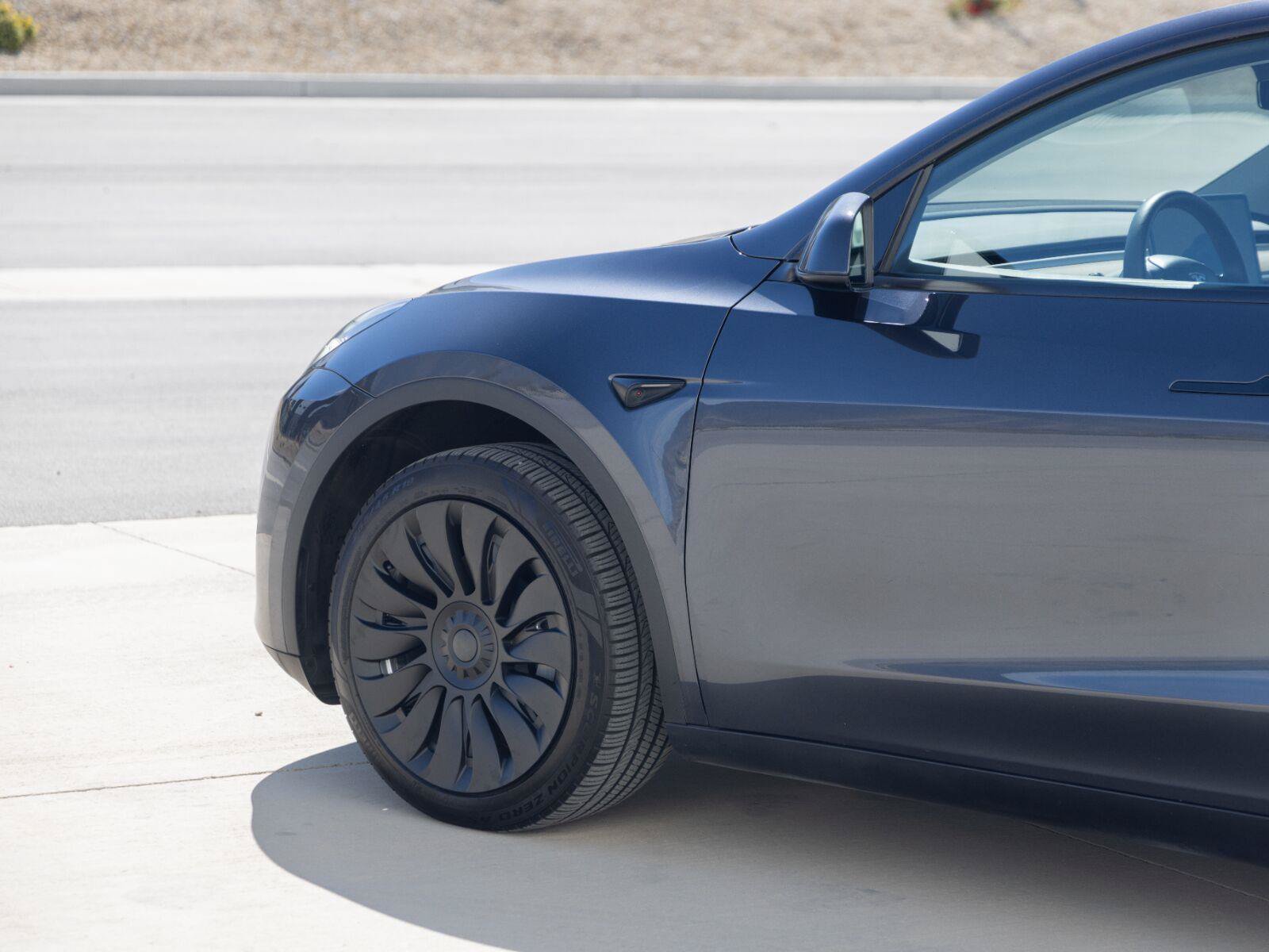 Used 2024 Tesla Model Y Long Range AWD/4WD image 15