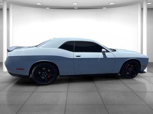 Used 2022 Dodge Challenger SRT Hellcat w/ Plus Package RWD image 8