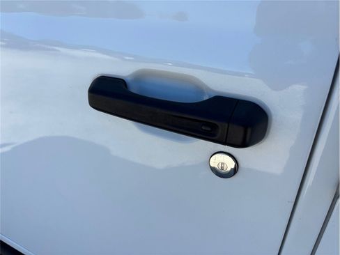 Used 2021 Jeep Wrangler Unlimited Sahara w/ Altitude image 17