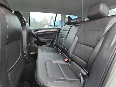 Used 2015 Volkswagen Golf TDI S image 23