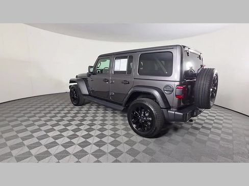 Used 2025 Jeep Wrangler Unlimited Sahara AWD/4WD image 45