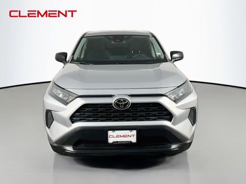 Used 2022 Toyota RAV4 LE FWD image 3