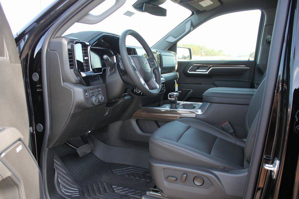 New 2026 Chevrolet Silverado 1500 RST w/ RST All Star Premium Package AWD/4WD image 11